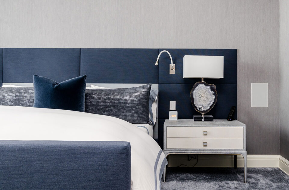 king-bed-room